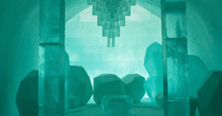 O hotel feito inteiramente de gelo que derrete todo ano