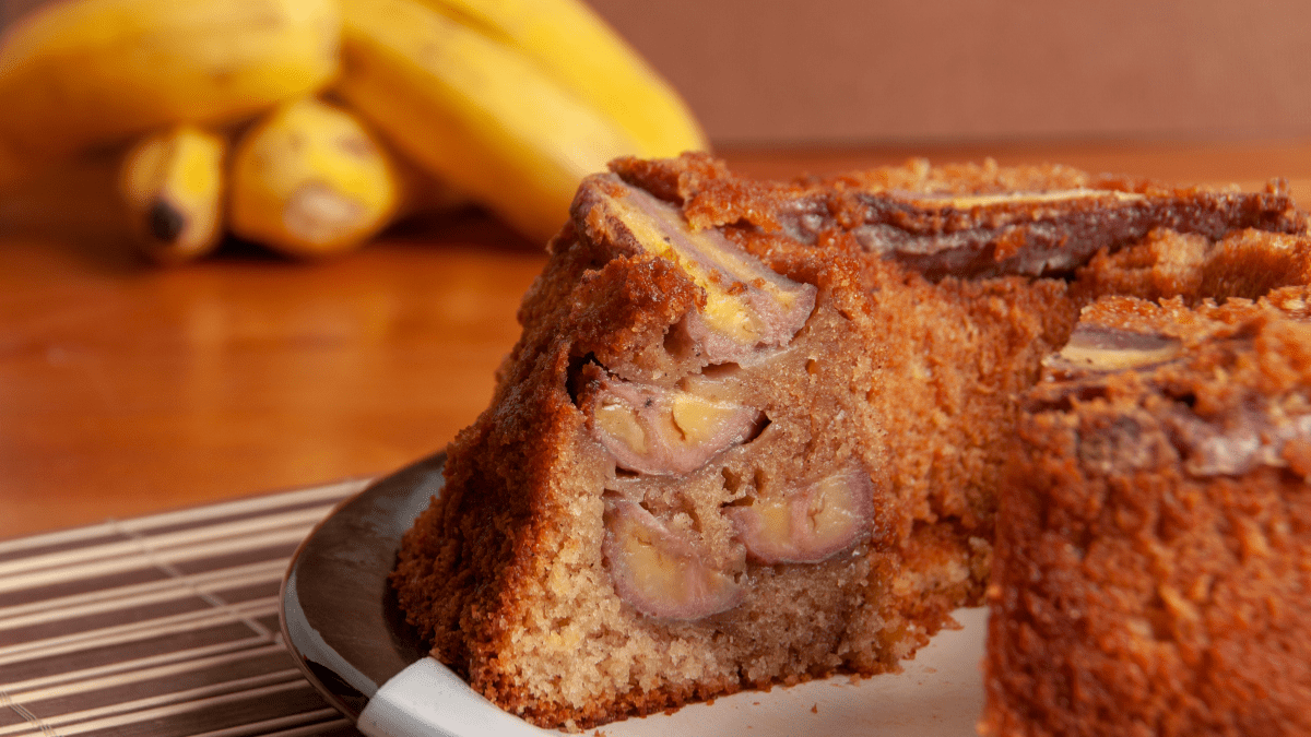 Bolo de banana saudável sem açúcar e farinha